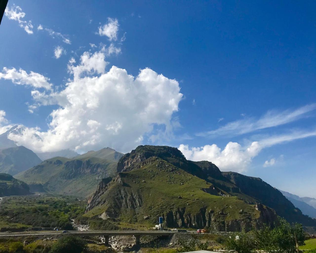 Riverside Kazbegi Ngoại thất bức ảnh
